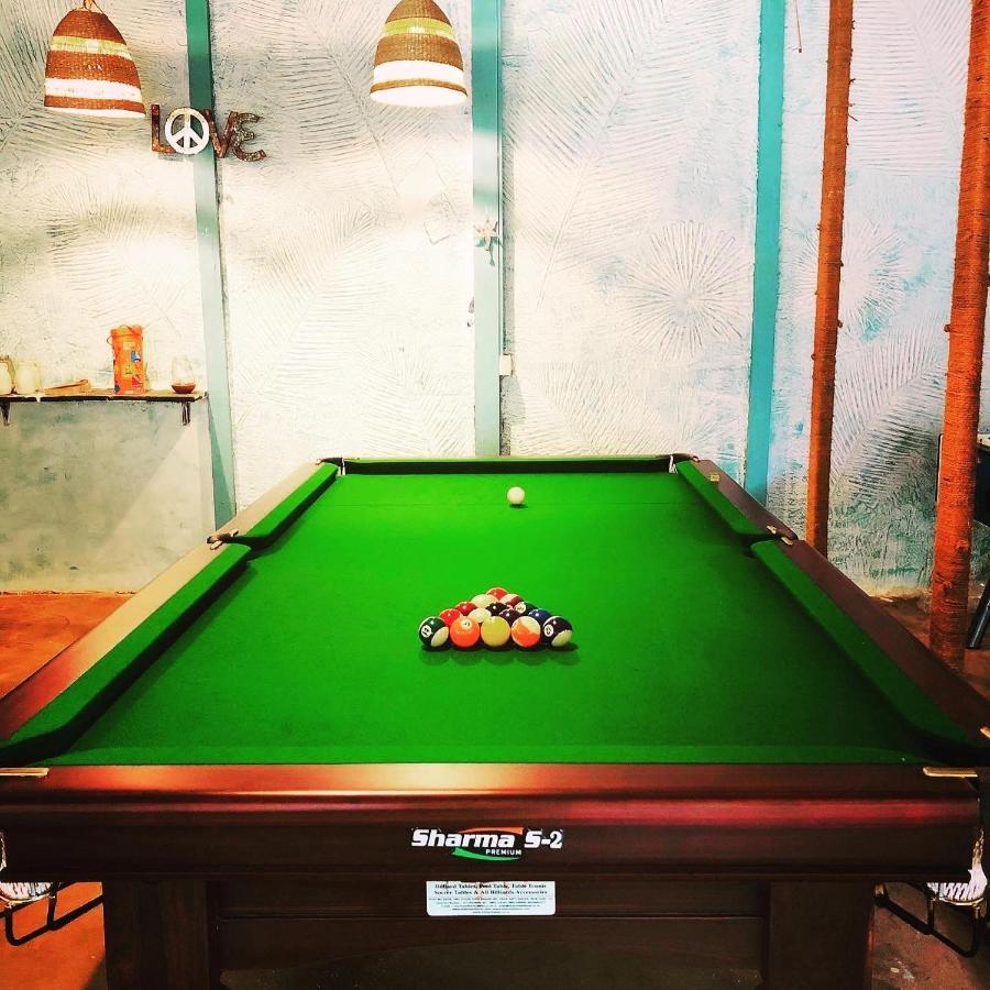 Red Door Hostel Анжуна Экстерьер фото