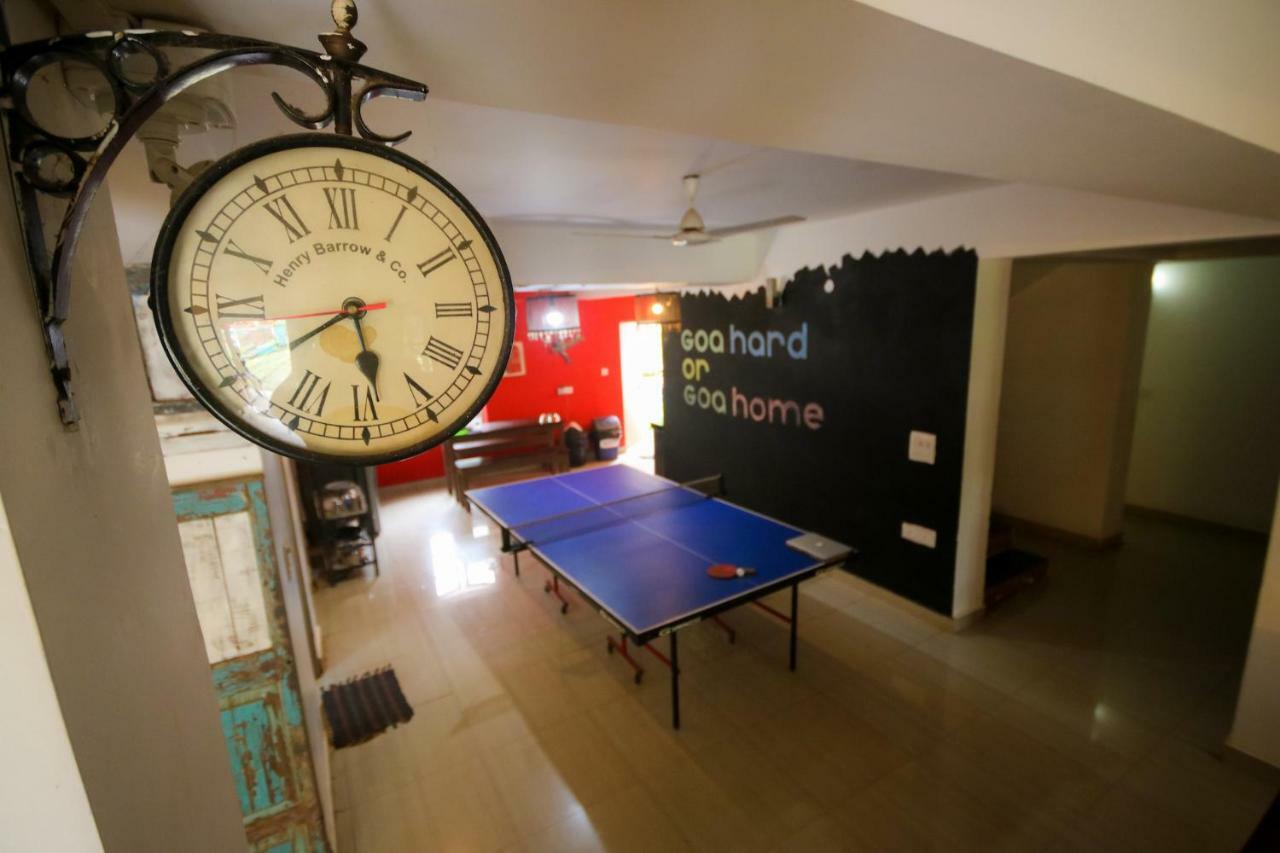 Red Door Hostel Анжуна Экстерьер фото